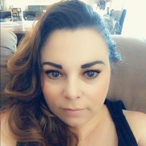 Meet your Posher, Stefanie